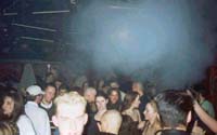 dance_factory_crowd1