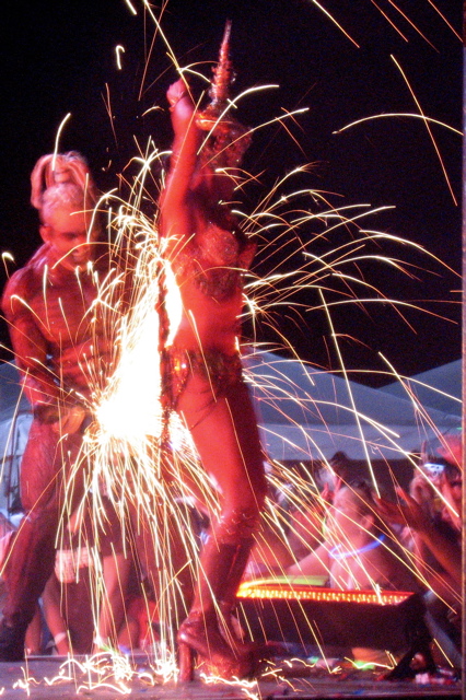 Sunset 06 - RITM Bunny & dancer, pic by Jessica Cruise
