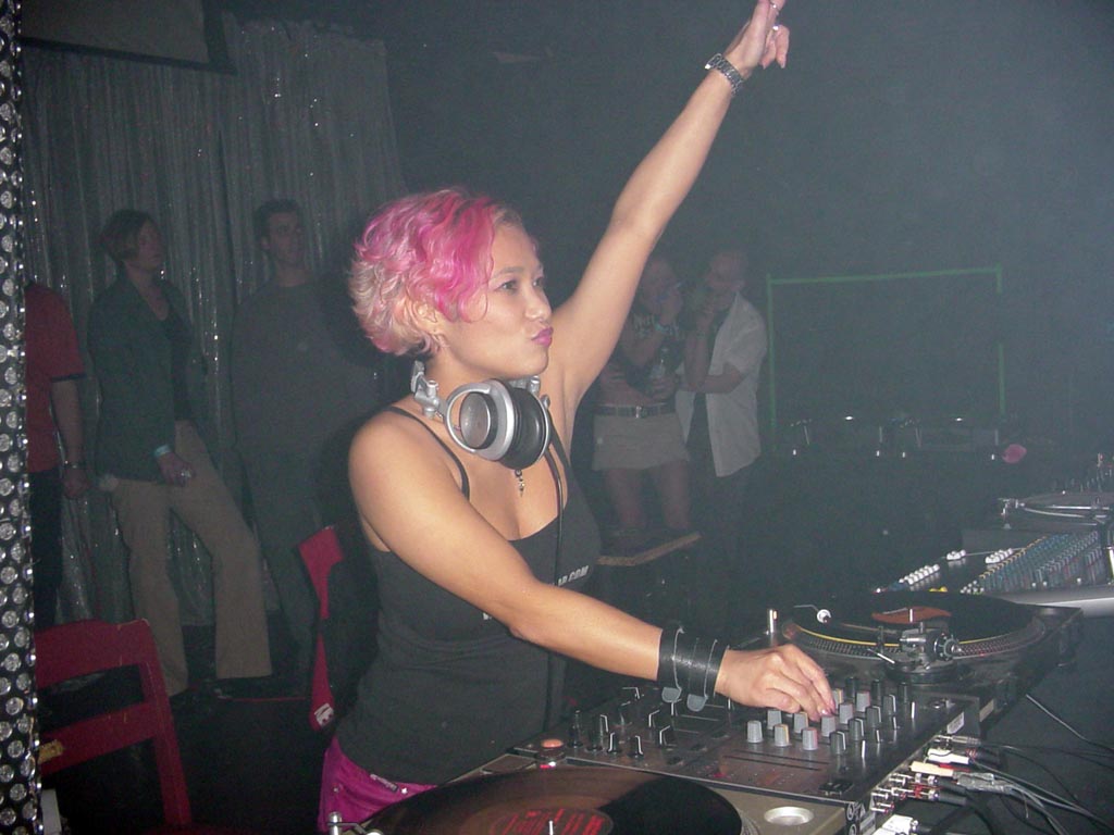 Buffalo chicks with decks april 2004 027