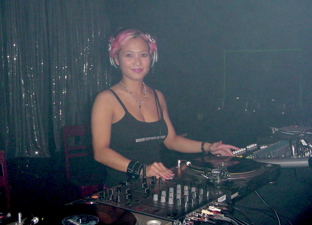Buffalo chicks with decks april 2004 038