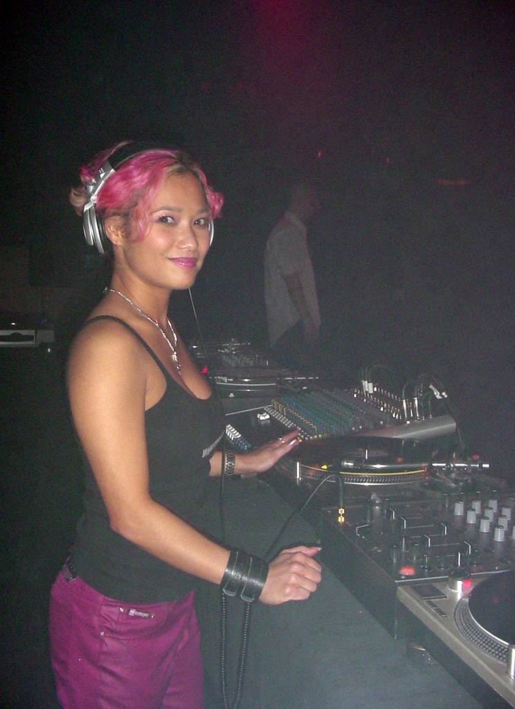 Buffalo chicks with decks april 2004 040