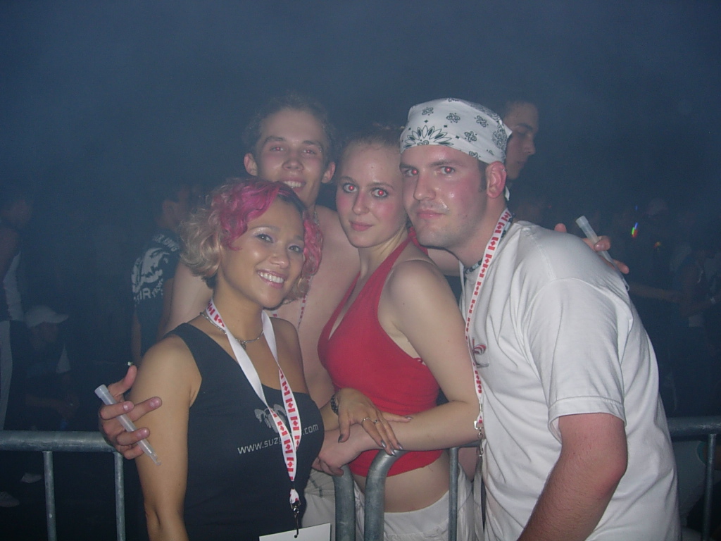 Suzy & fans @ canada day