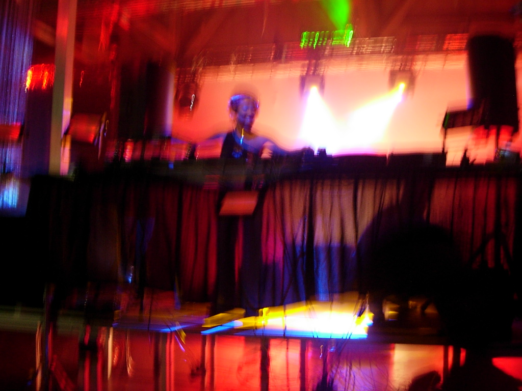 Suzy Solar @ The Space, Calgary 2