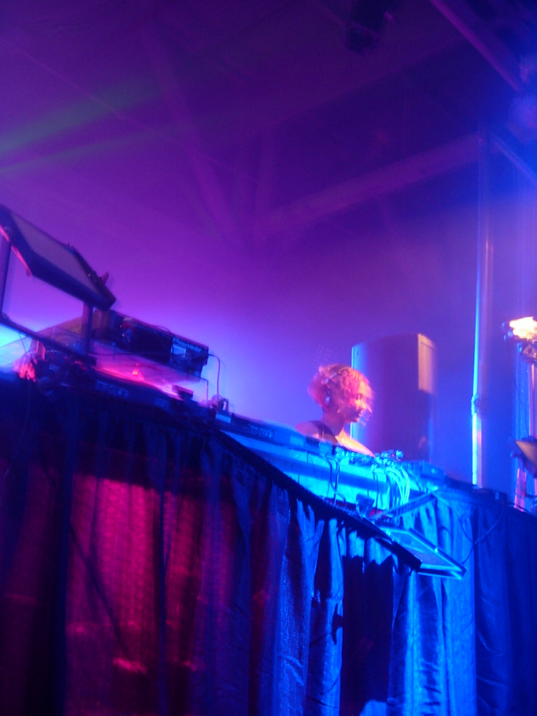 Suzy Solar @ The Space, Calgary 24