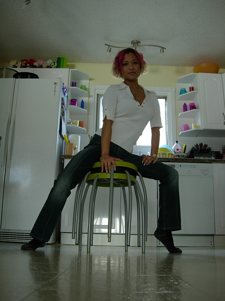 U gotta have Suzy's stool art