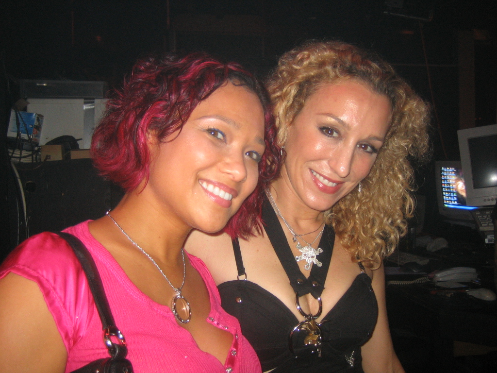 Jes & Suzy @ The Amphitheater
