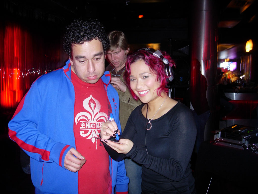 Lizard Lounge, Dallas - Suzy Solar & fans after the show 339