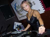 Suzy rocking WMC